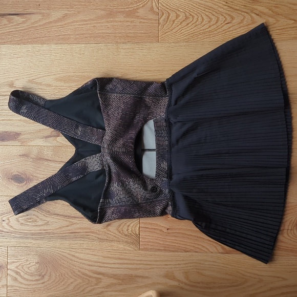 Lululemon. City Tank. Golden Godess Cashew Multi / Black. Size 4. - Picture 12 of 13